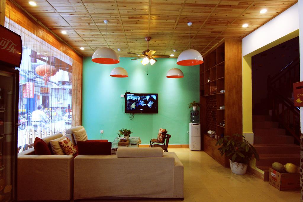 Lan Shan Chu Youth Hostel Yangshuo Dış mekan fotoğraf