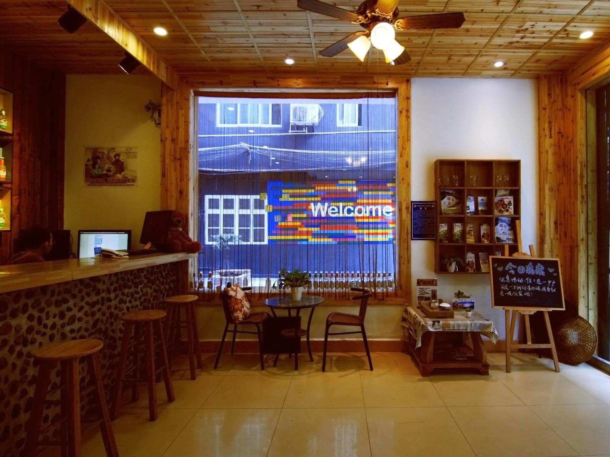 Lan Shan Chu Youth Hostel Yangshuo Dış mekan fotoğraf